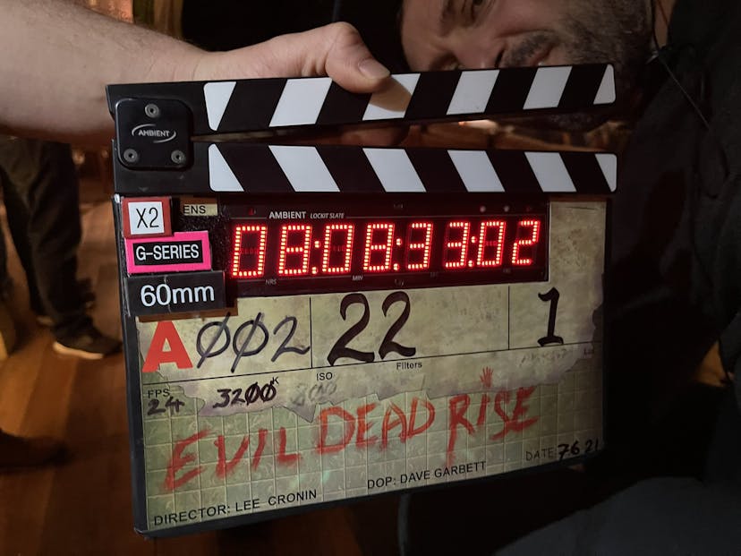 Evil Dead Rise, continuação de A Morte do Demônio no HBO Max, chega à metade das filmagens