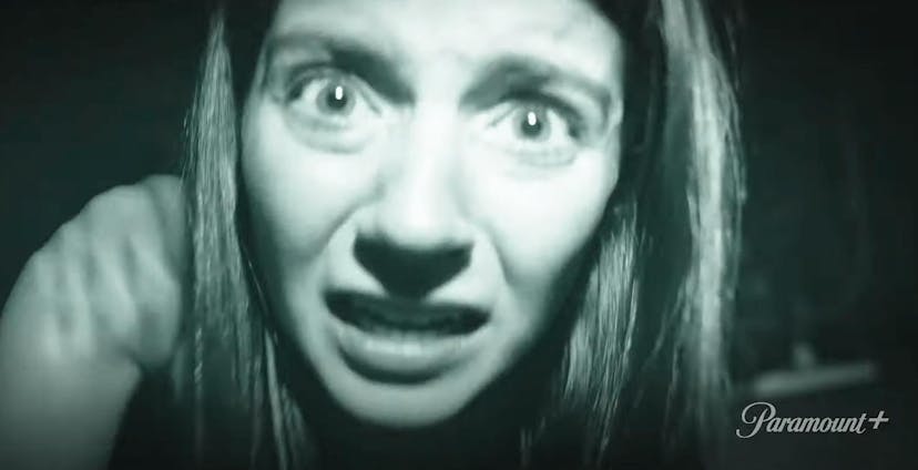 Novo filme de Atividade Paranormal ganha trailer e data de estreia